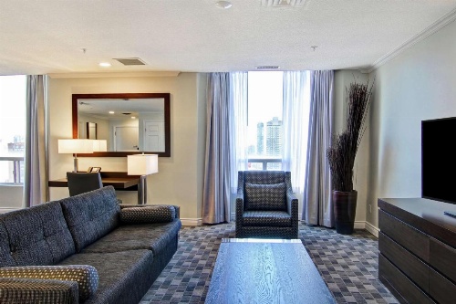 DoubleTree by Hilton Toronto Downtown image 10