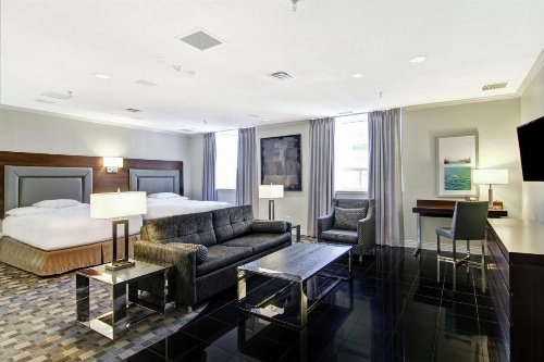 DoubleTree by Hilton Toronto Downtown image 15