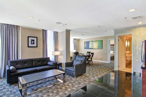 DoubleTree by Hilton Toronto Downtown image 17
