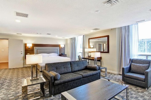 DoubleTree by Hilton Toronto Downtown image 28