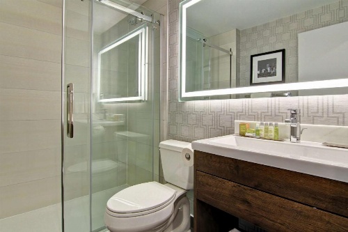DoubleTree by Hilton Toronto Downtown image 30